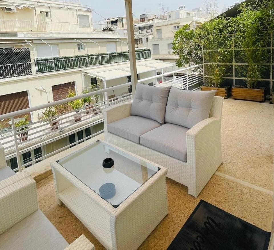Overview Boutique Apartment Athena Bagian luar foto