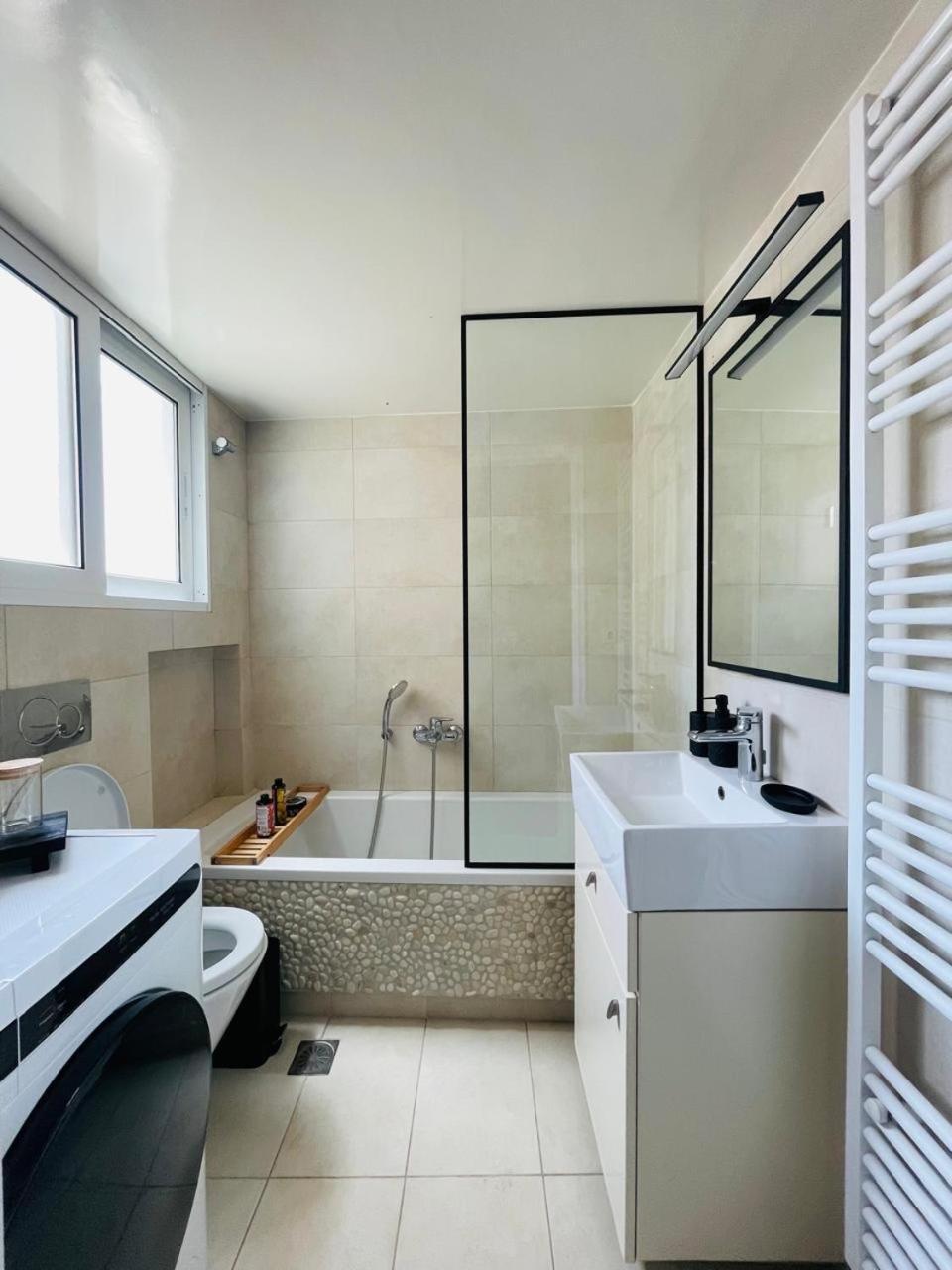 Overview Boutique Apartment Athena Bagian luar foto