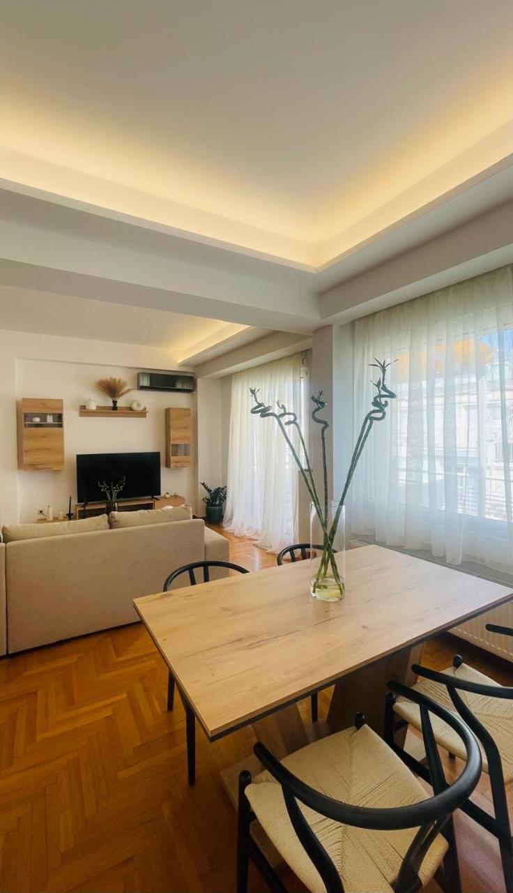 Overview Boutique Apartment Athena Bagian luar foto