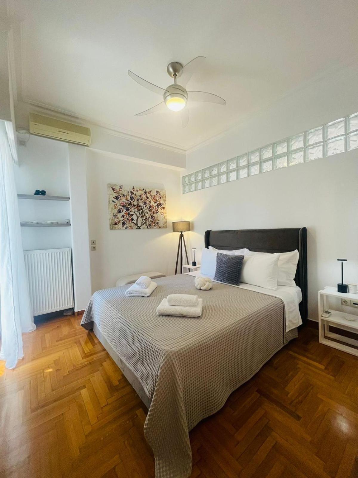 Overview Boutique Apartment Athena Bagian luar foto